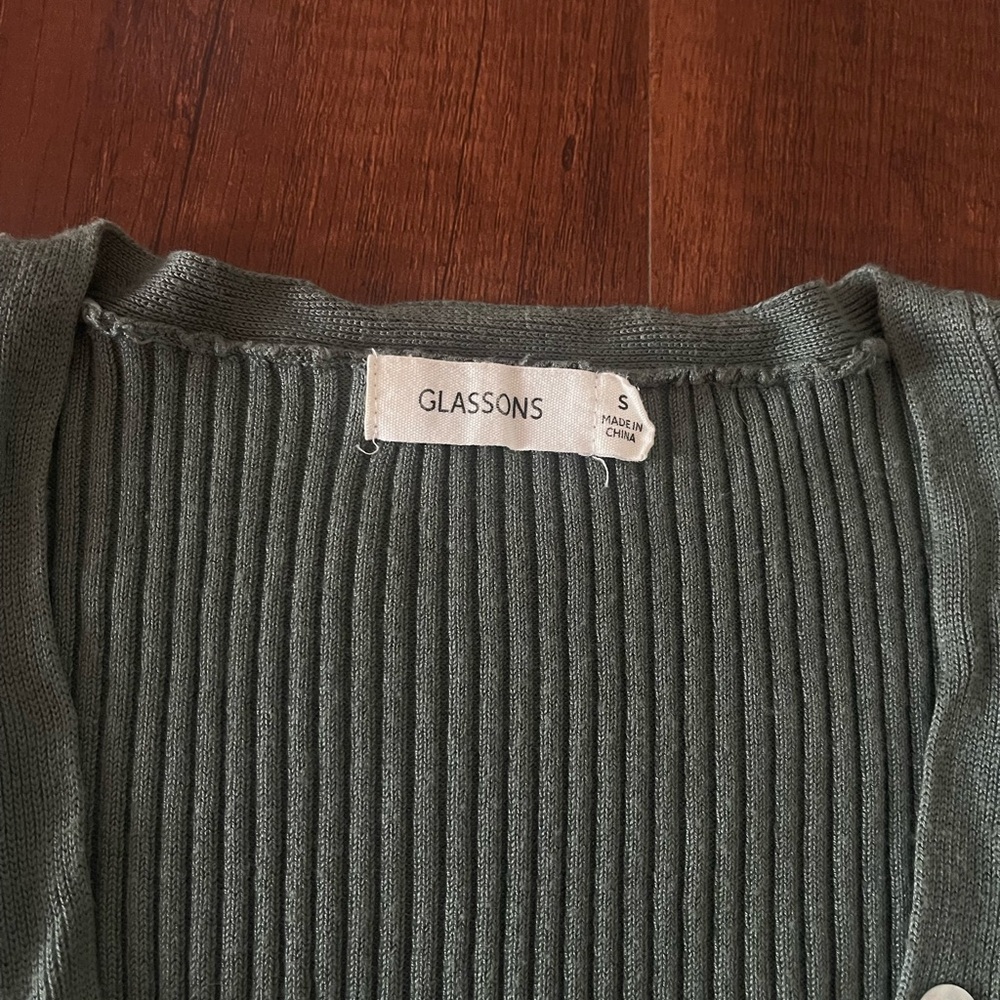 Glassons Ribbed Green Button-Up Top - Picture 3 of 3